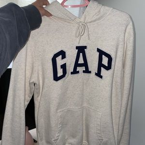 Trendy GAP hoodie